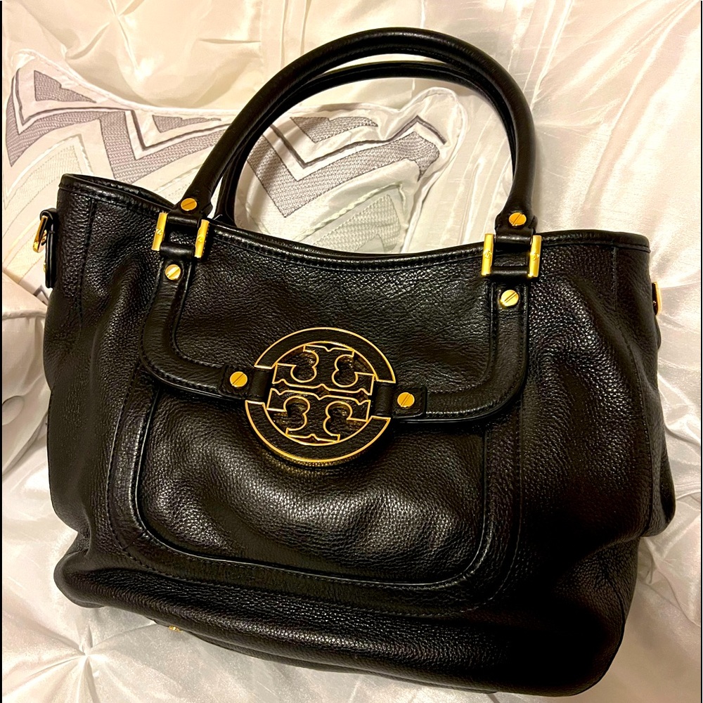 Authentic Tory Burch Amanda Classic Hobo with strap.